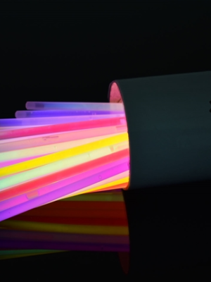 Karanlıkta Parlayan Fosforlu Glow Taç Fosforlu Renkli Taç 6 Adet (Lisinya)