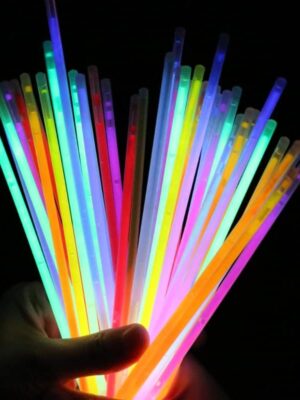 Karanlıkta Yanan Parlayan Fosforlu Glow  Çubuk Bileklik 50 Adet (Lisinya)